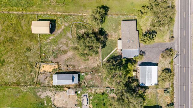 1460 Joe Wright Road, Klamath Falls, OR 97603