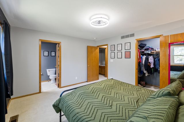 6923 Northview Drive, Urbandale, IA 50322