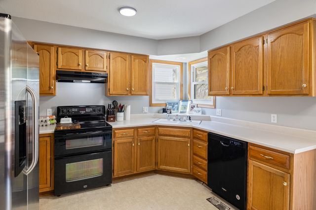 6923 Northview Drive, Urbandale, IA 50322