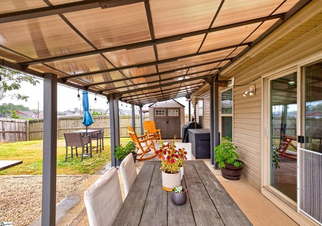 6 Babbling Creek Court, Fountain Inn, SC 29644