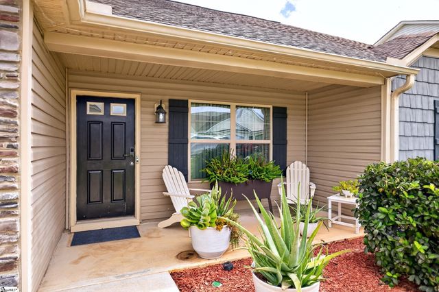 6 Babbling Creek Court, Fountain Inn, SC 29644