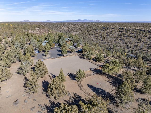 18495 Crawford Trail, Sisters, OR 97759