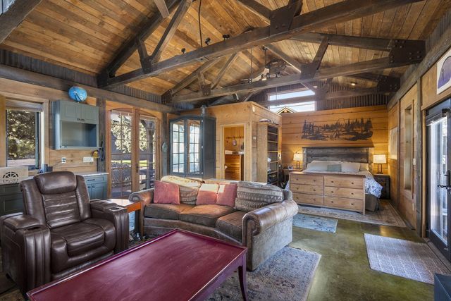 18495 Crawford Trail, Sisters, OR 97759