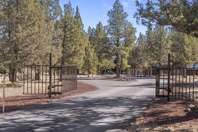 18495 Crawford Trail, Sisters, OR 97759