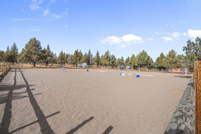 18495 Crawford Trail, Sisters, OR 97759