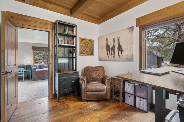 18495 Crawford Trail, Sisters, OR 97759