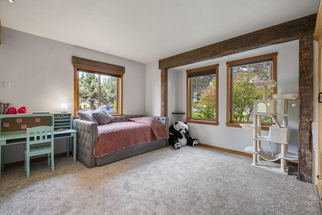 18495 Crawford Trail, Sisters, OR 97759