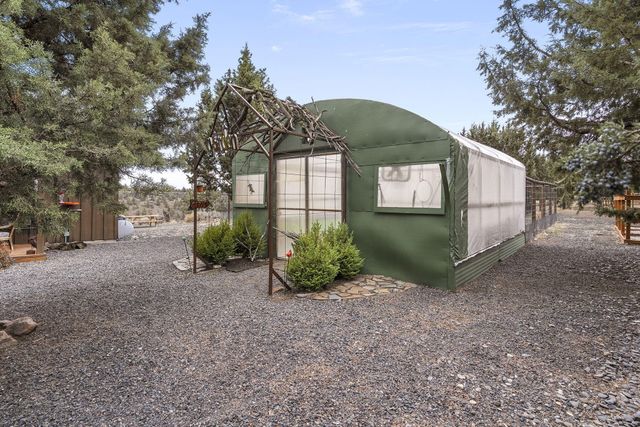 18495 Crawford Trail, Sisters, OR 97759