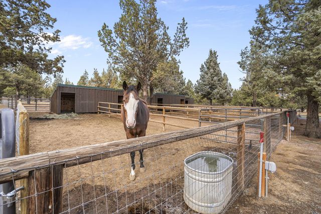 18495 Crawford Trail, Sisters, OR 97759