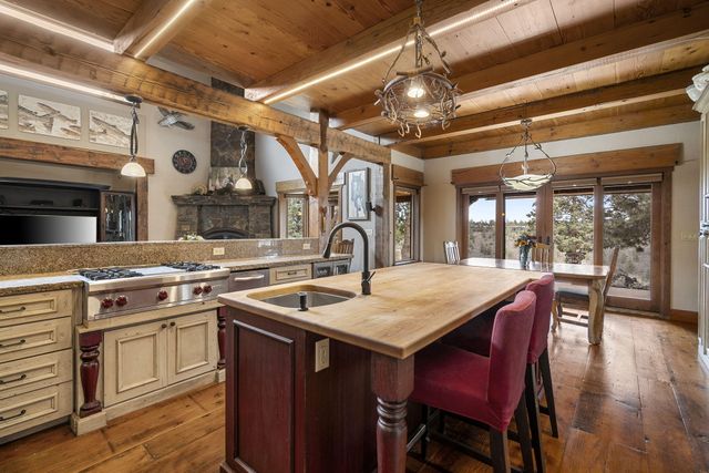 18495 Crawford Trail, Sisters, OR 97759