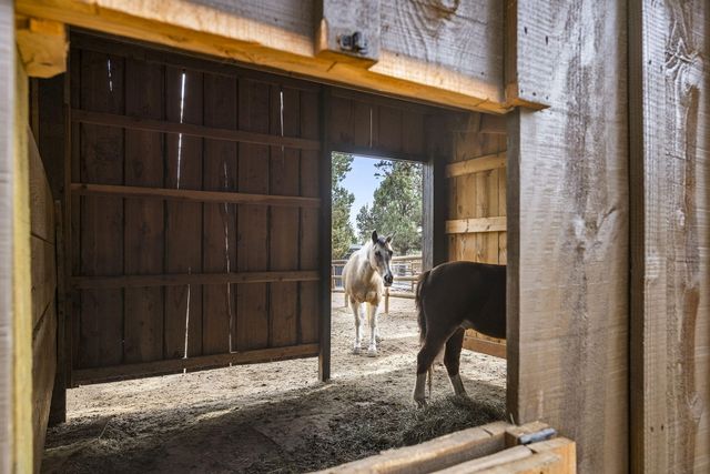 18495 Crawford Trail, Sisters, OR 97759