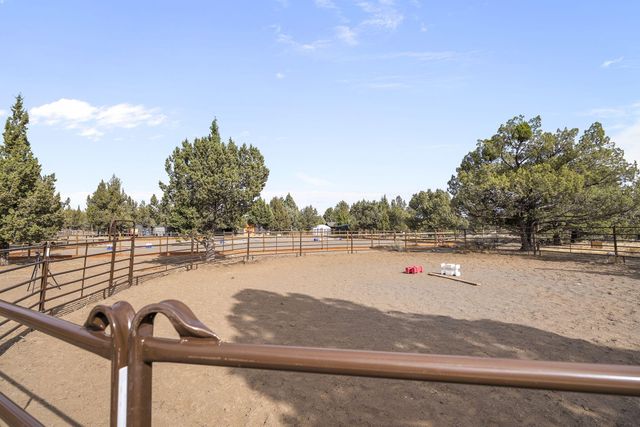 18495 Crawford Trail, Sisters, OR 97759