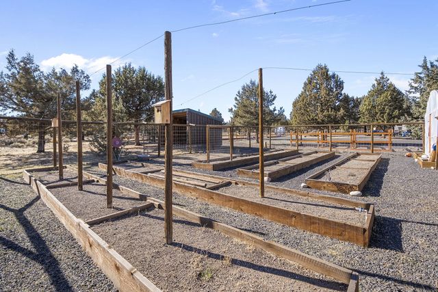 18495 Crawford Trail, Sisters, OR 97759