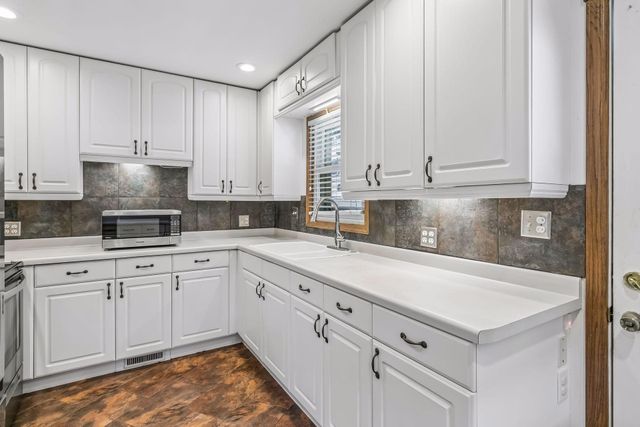 3209 Random Road, Eagan, MN 55121