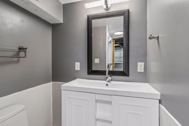 3209 Random Road, Eagan, MN 55121