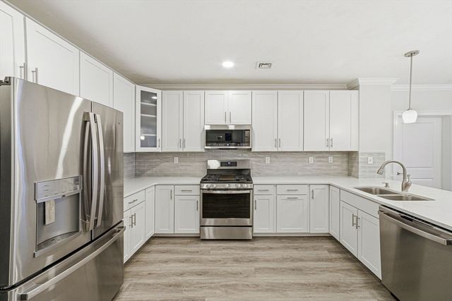 320 Middlesex Ave D208, Medford, MA 02155