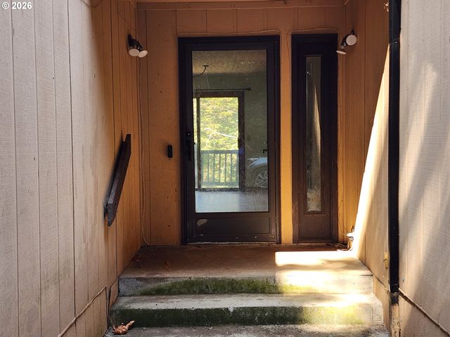 16750 S STONE HILL Dr, Molalla, OR 97038