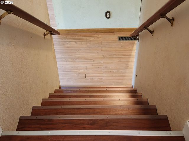 16750 S STONE HILL Dr, Molalla, OR 97038