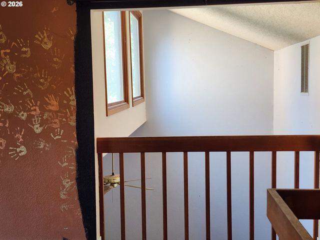 16750 S STONE HILL Dr, Molalla, OR 97038
