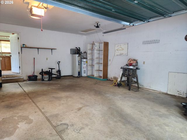 16750 S STONE HILL Dr, Molalla, OR 97038