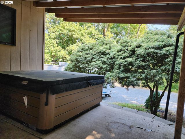 16750 S STONE HILL Dr, Molalla, OR 97038