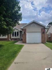 2509 Hollyhock Circle, Lincoln, NE 68521