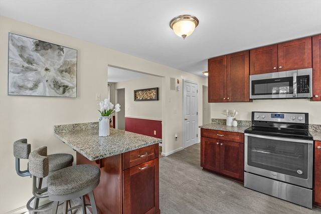 1 Magnolia Drive, Ayer, MA 01432