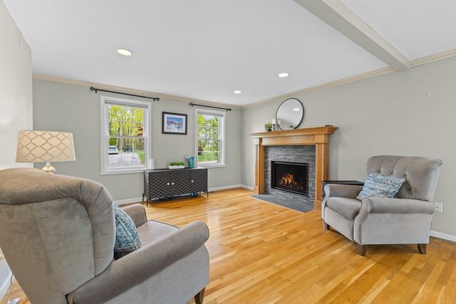 1 Magnolia Drive, Ayer, MA 01432