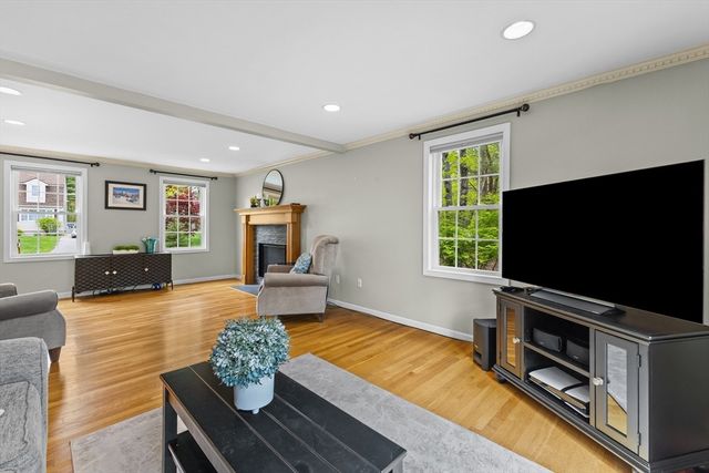 1 Magnolia Drive, Ayer, MA 01432