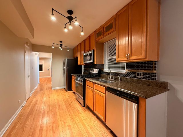 6217 W Peterson Avenue, Chicago, IL 60646