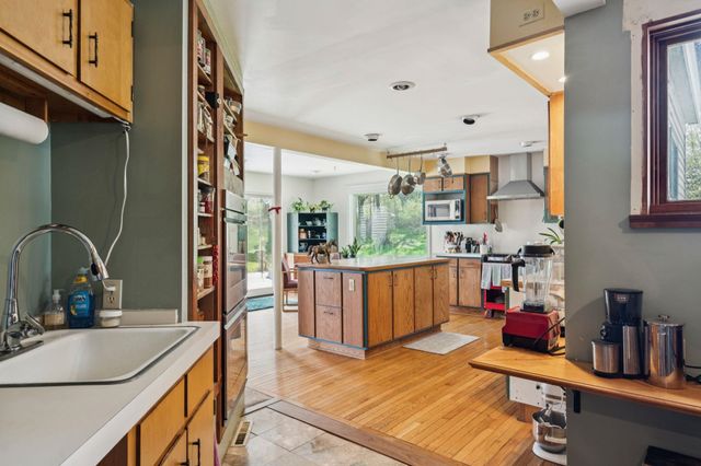 84 Old Barn Lane, West Windsor, VT 05037