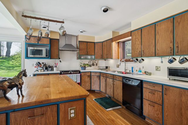 84 Old Barn Lane, West Windsor, VT 05037