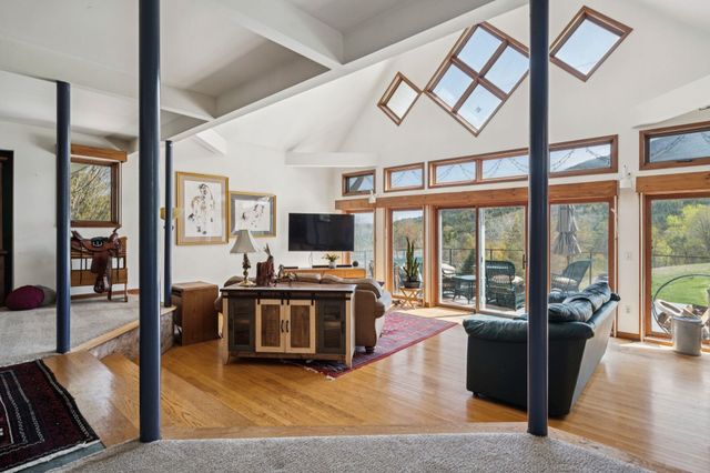 84 Old Barn Lane, West Windsor, VT 05037