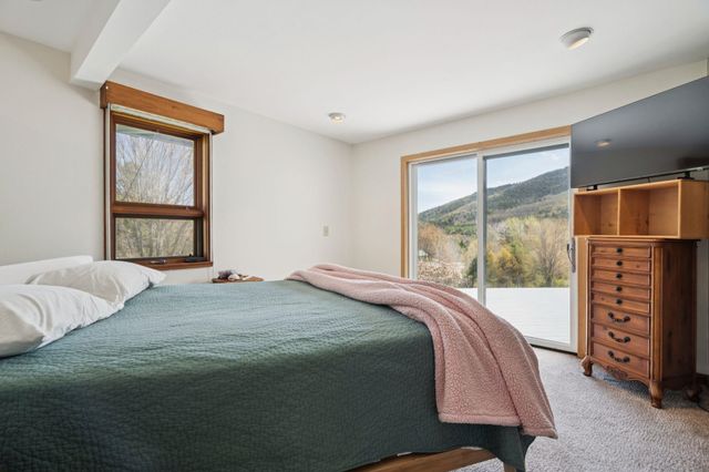 84 Old Barn Lane, West Windsor, VT 05037