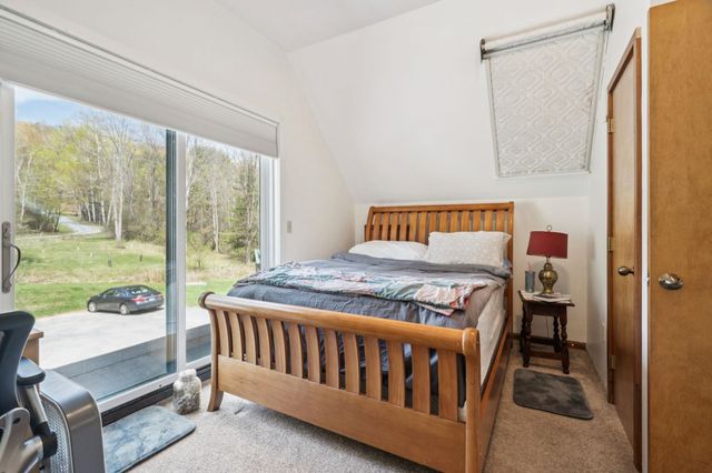 84 Old Barn Lane, West Windsor, VT 05037