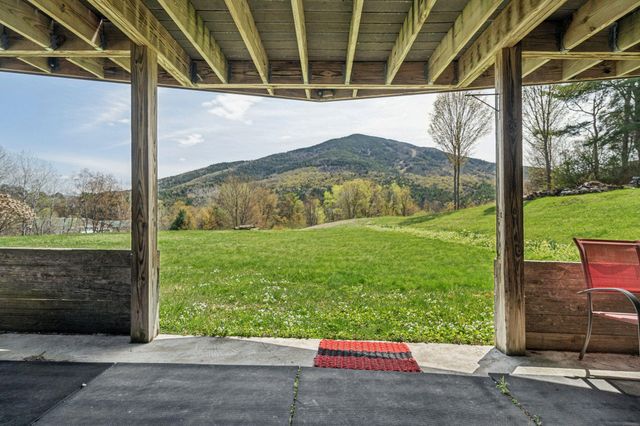 84 Old Barn Lane, West Windsor, VT 05037