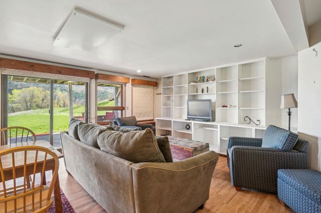 84 Old Barn Lane, West Windsor, VT 05037