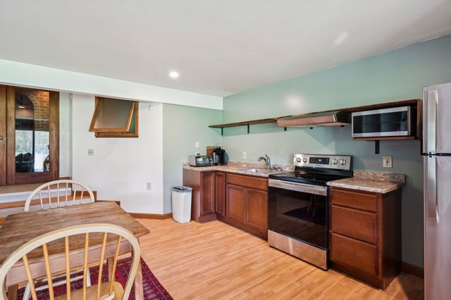 84 Old Barn Lane, West Windsor, VT 05037