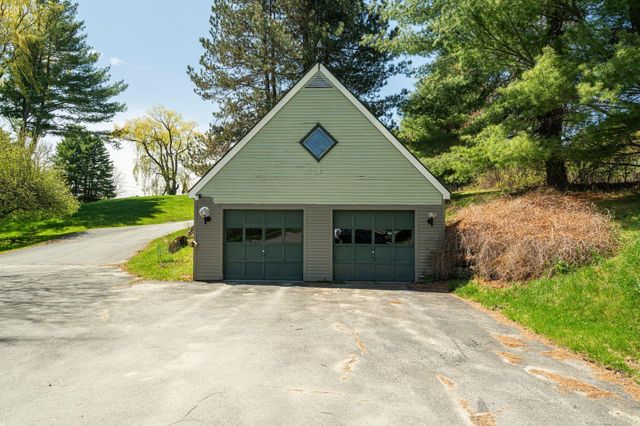 84 Old Barn Lane, West Windsor, VT 05037