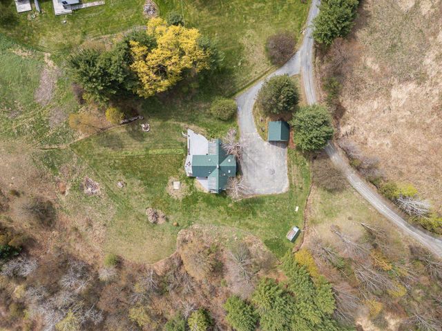 84 Old Barn Lane, West Windsor, VT 05037