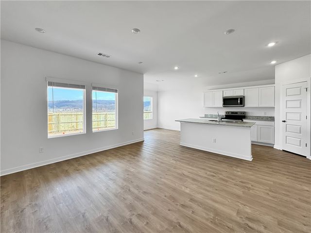 541 Raegan Street, Prairie Grove, AR 72753