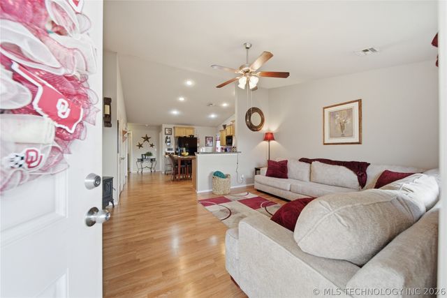 91 E Fairlane Court, Sapulpa, OK 74066