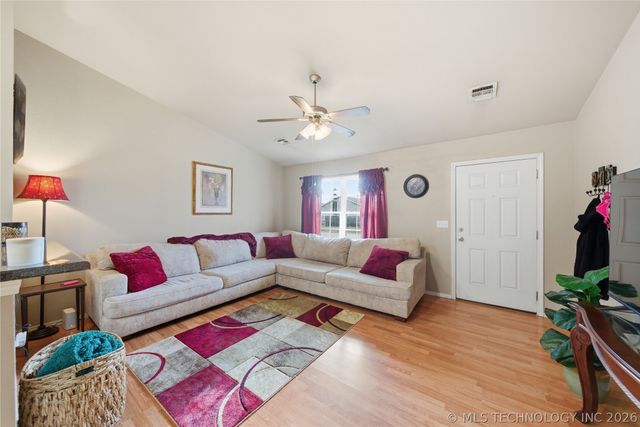 91 E Fairlane Court, Sapulpa, OK 74066