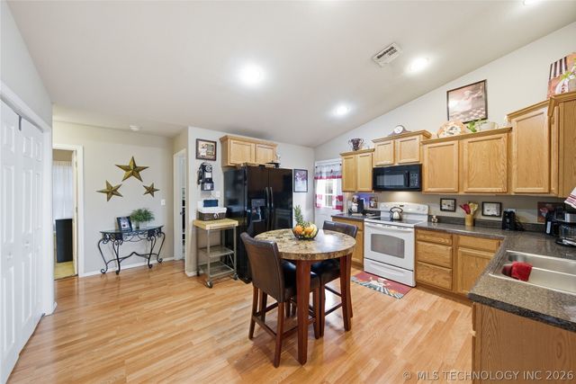 91 E Fairlane Court, Sapulpa, OK 74066