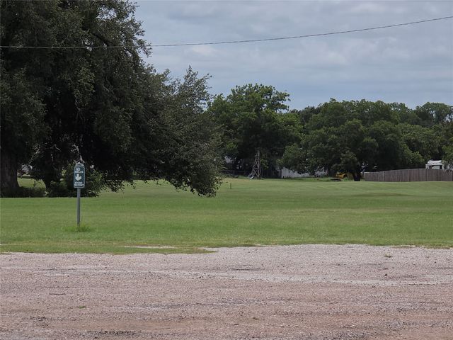 305 Chavez Trail, Weatherford, TX 76087