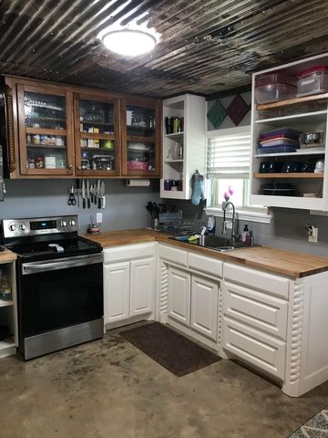305 Chavez Trail, Weatherford, TX 76087