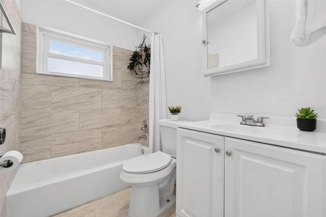 4635 28TH AVENUE N, St Petersburg, FL 33713