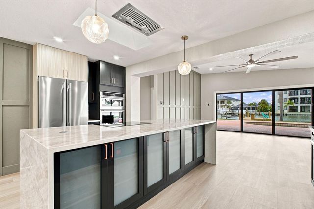 15918 REDINGTON DRIVE, Redington Beach, FL 33708
