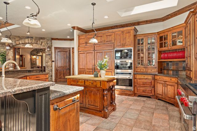 3331 W BEAR CANYON LN, Cedar Hills, UT 84062