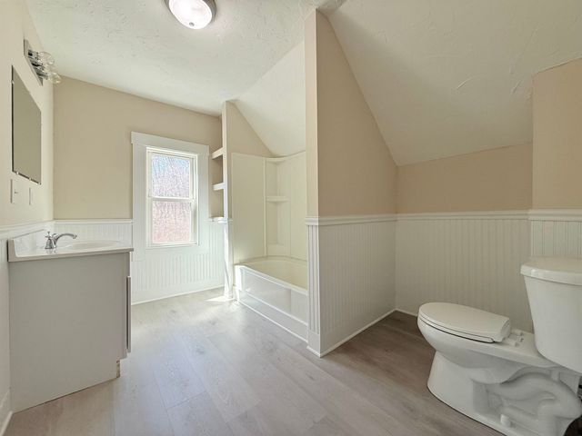 8 Holman Street, Hillsborough, NH 03221